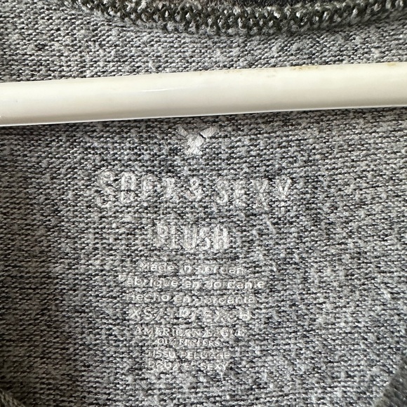 Women’s American Eagle soft & sexy plush camo shirt xs - Picture 2 of 2